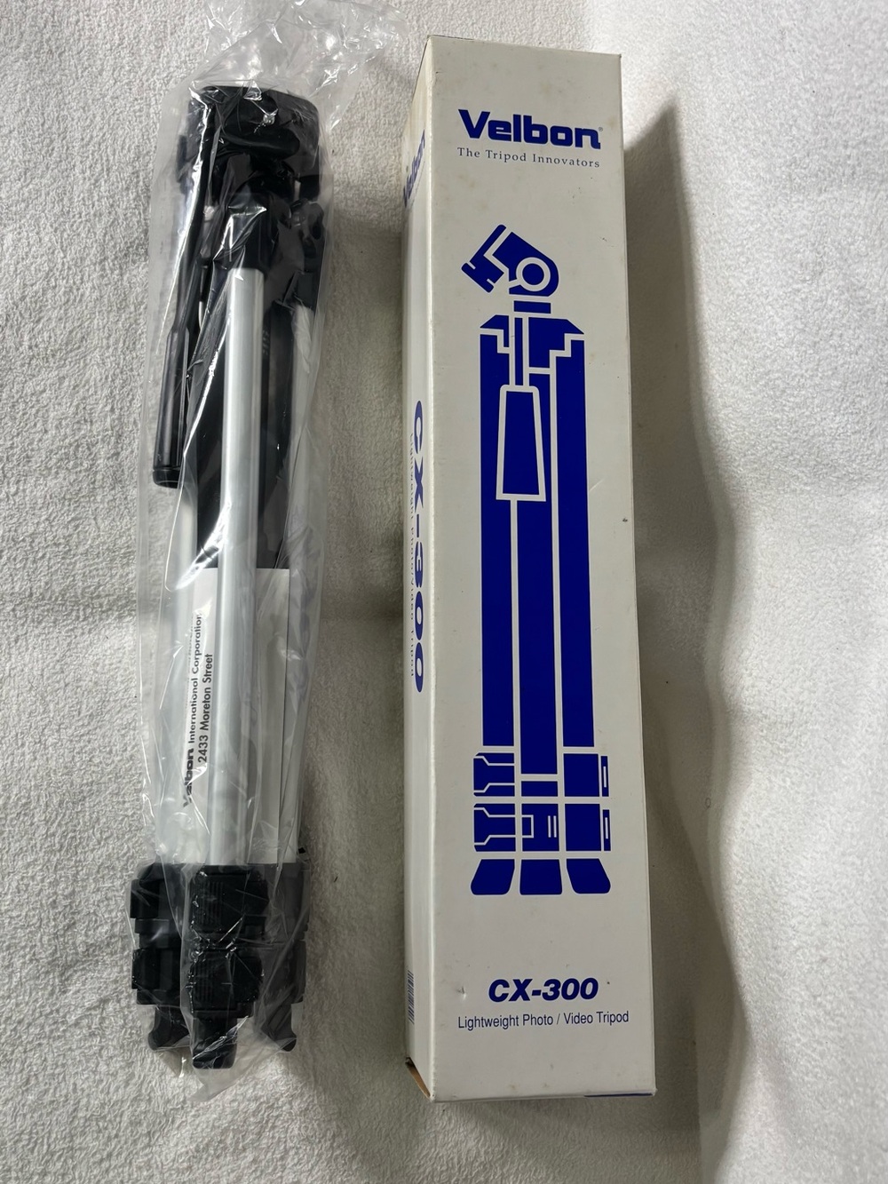 CX-300 Compact Tripod — Silver & Black